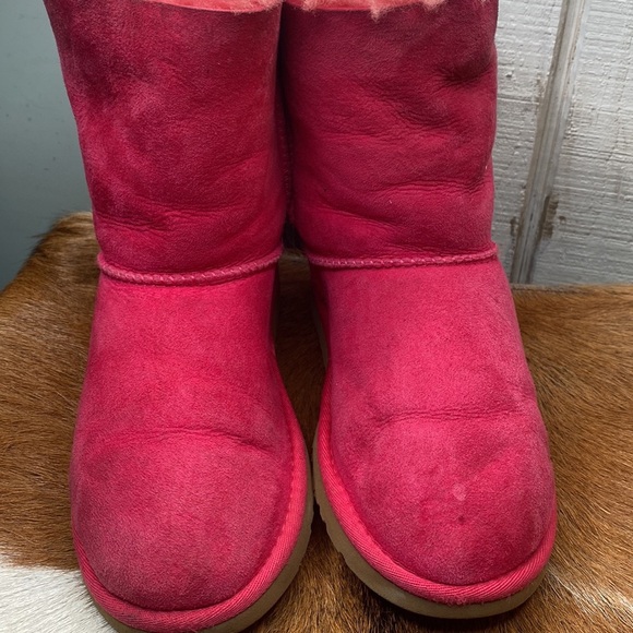 Kids little gril UGG winter boots size 3 check them out very nice thanks 🙏 - Picture 2 of 10